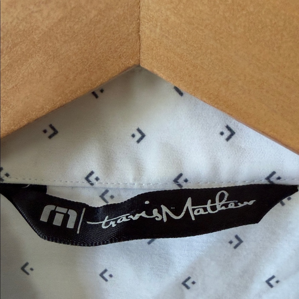 Travis Mathew Geo Print Mens L Short Sleeve Cotton Woven Golf Summer Relax - Picture 2 of 10